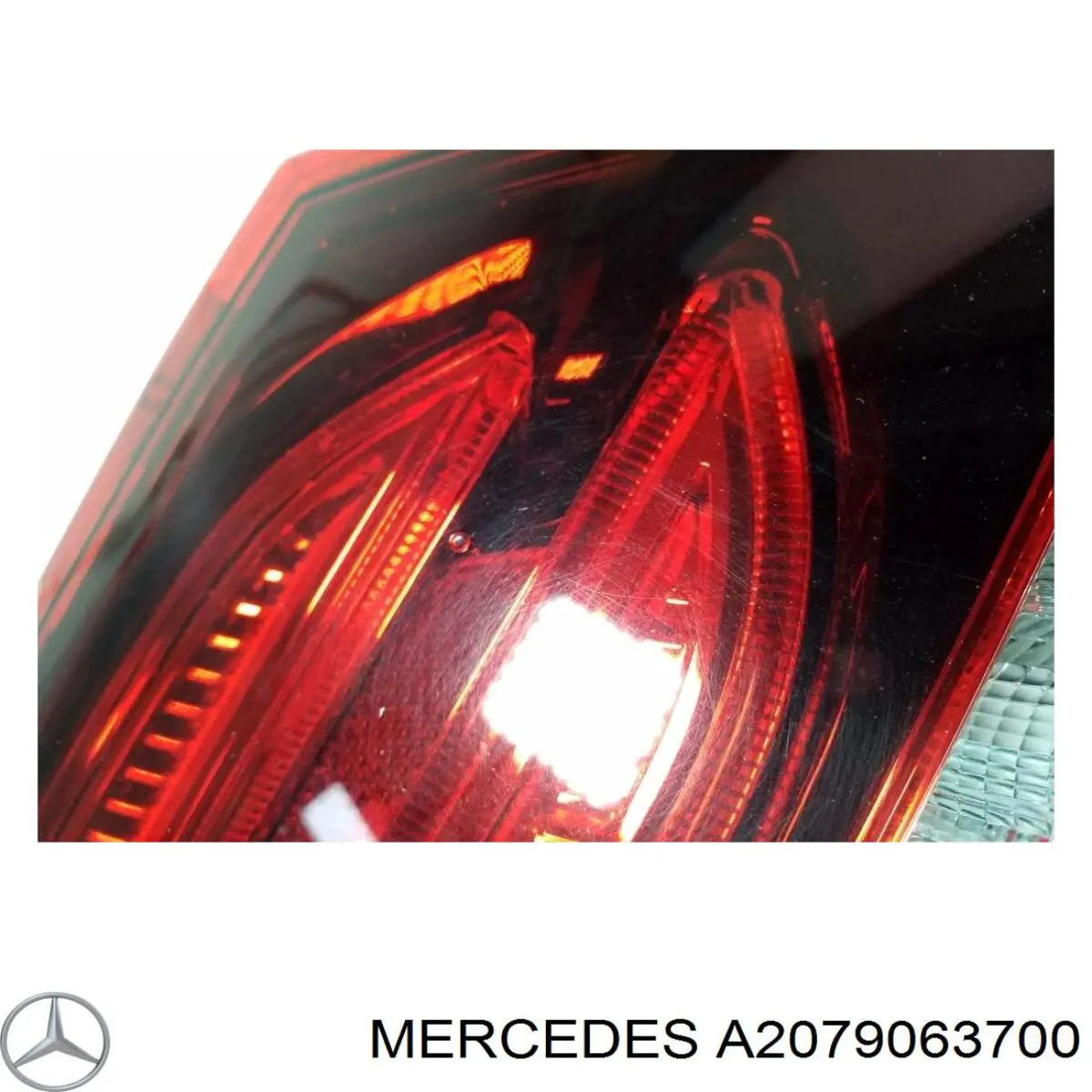 Стоп задній Mercedes A2079063700 ціна, від 143.77 USD