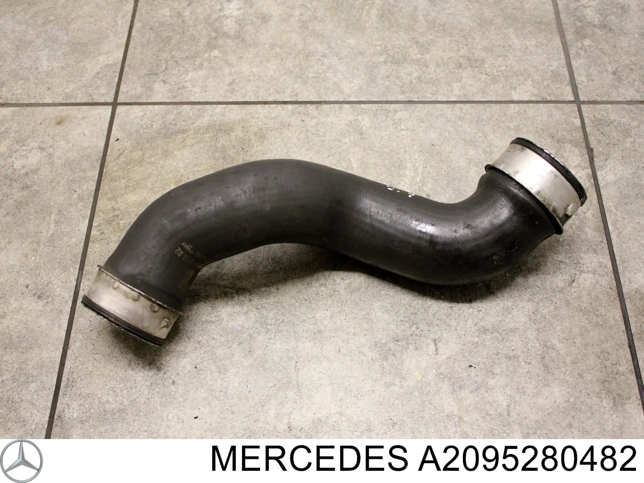 Купити A2095280482 Mercedes Шланг/патрубок интеркуллера