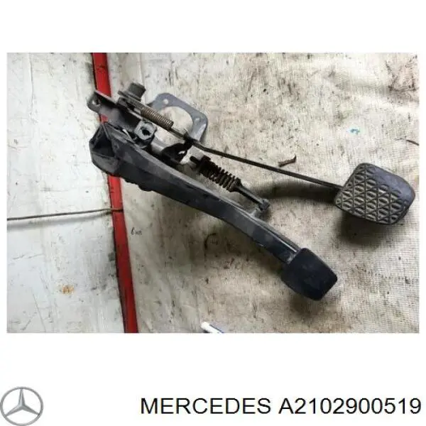A2102901319 Mercedes кронштейн педалей, педальний вузол