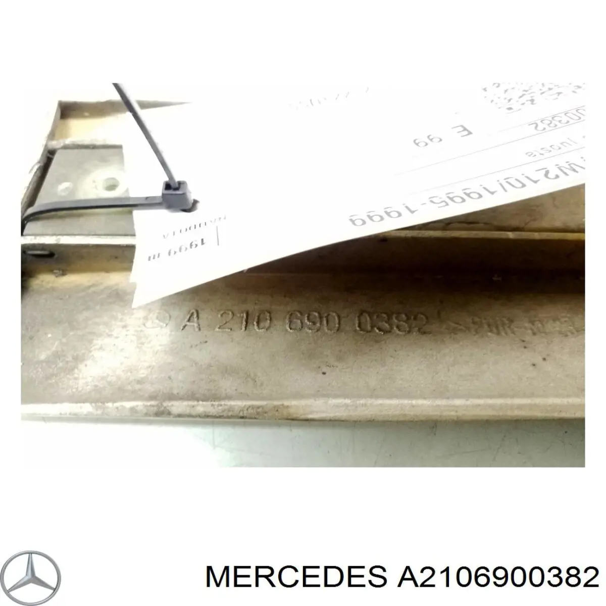 Накладка передньої лівої двері A2106900382 Mercedes