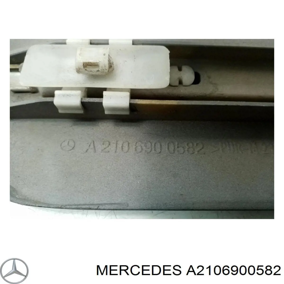 Купити A2106900582 Mercedes Накладка задньої лівої двері
