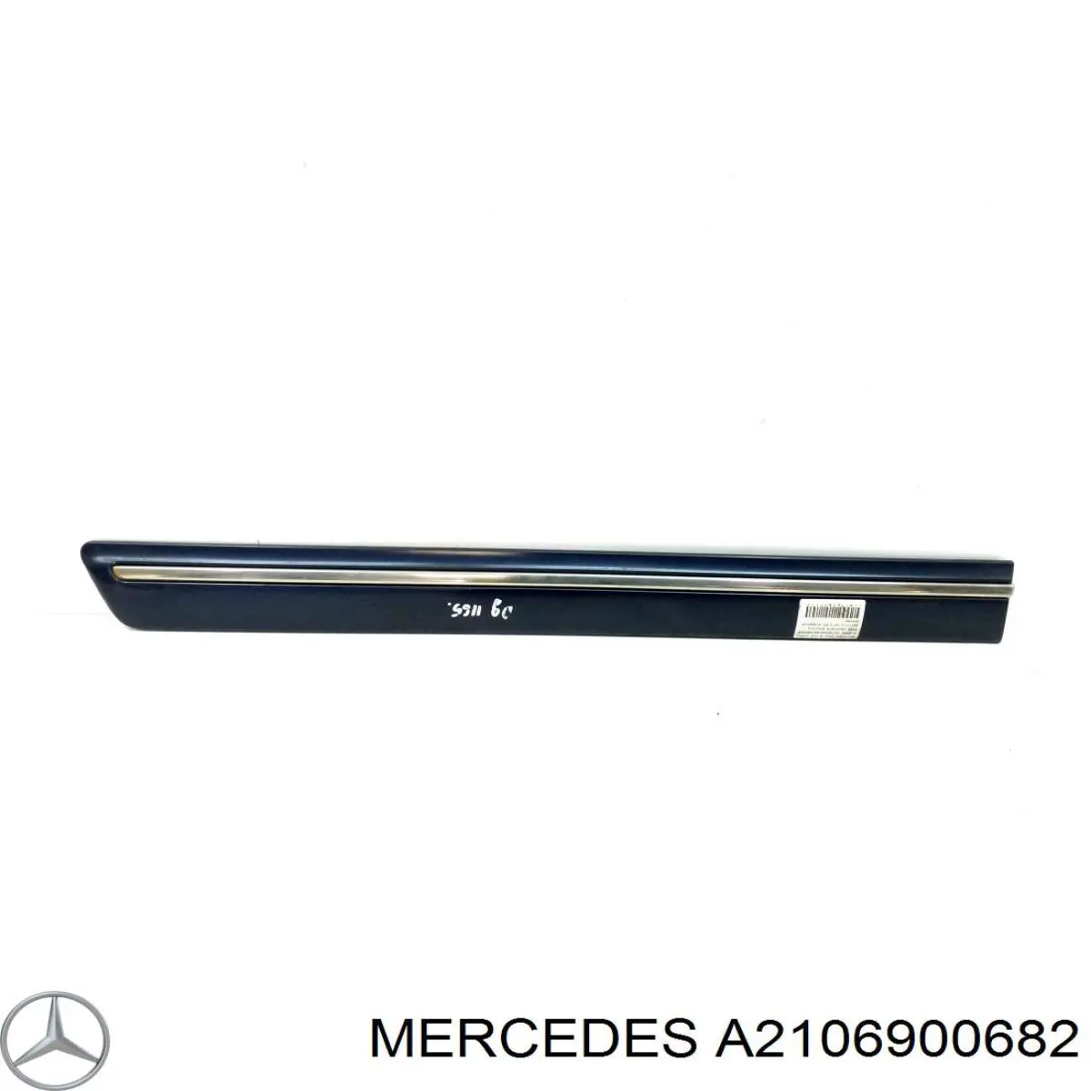 A2106900682 Mercedes Накладка задніх правих дверей