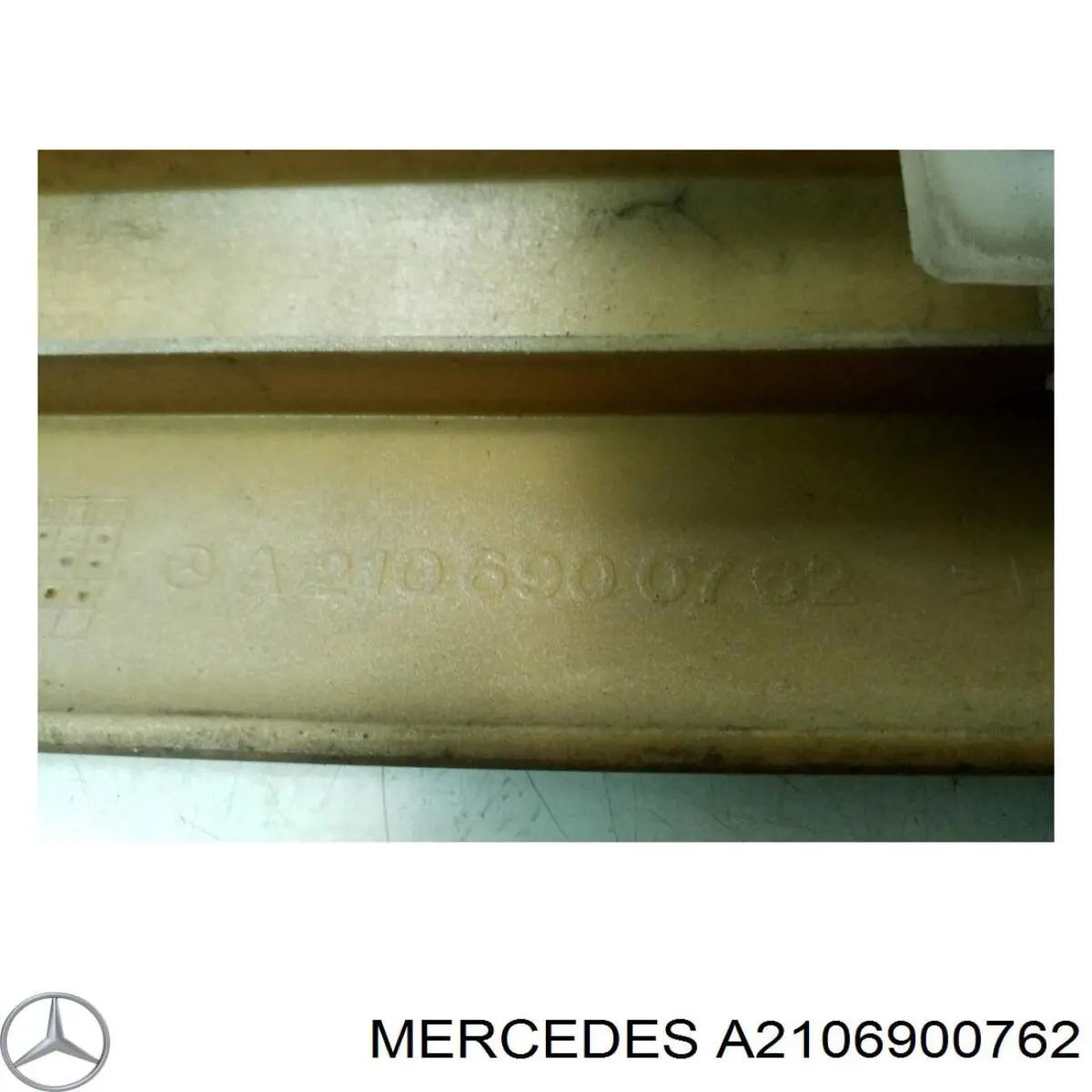 Купити A2106900762 Mercedes Молдинг задніх лівих дверей