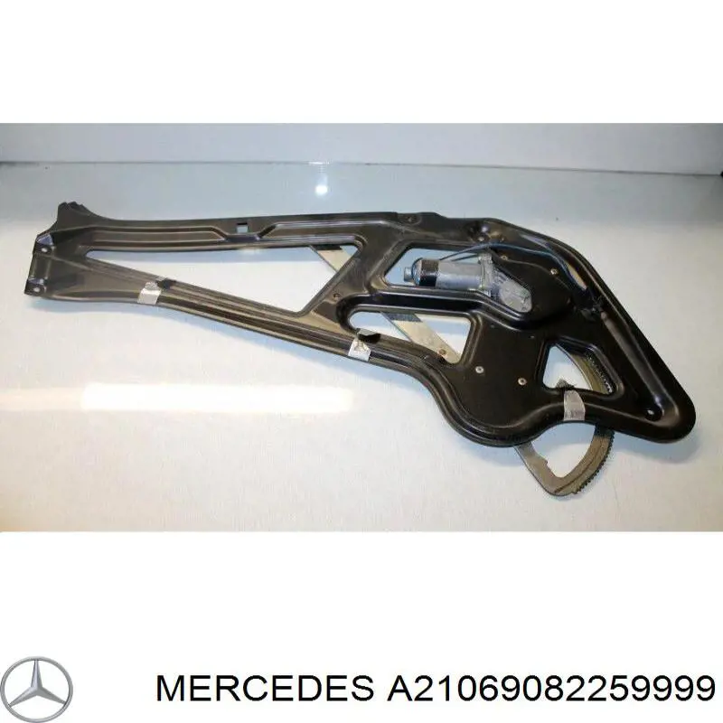 Накладка зовнішня (молдинг) порога, правий Mercedes A21069082259999