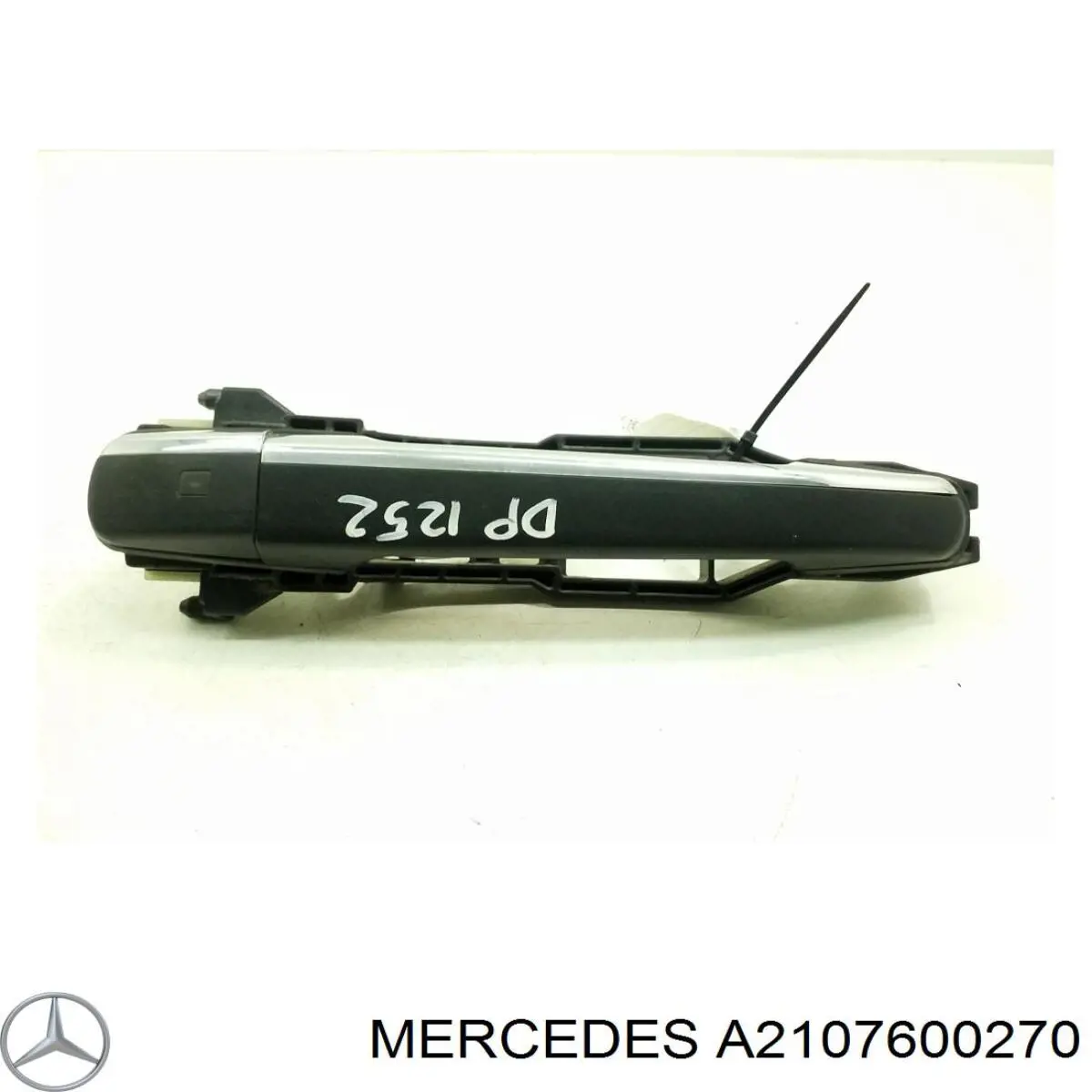 A2107600270 Mercedes Ручка передніх дверей зовнішня, права