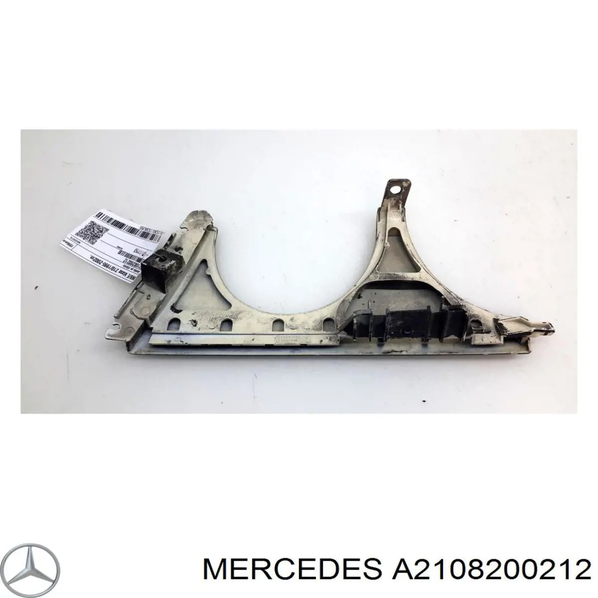 Вія (накладка) правої фари Mercedes A2108200212 ціна, від 6.26 USD