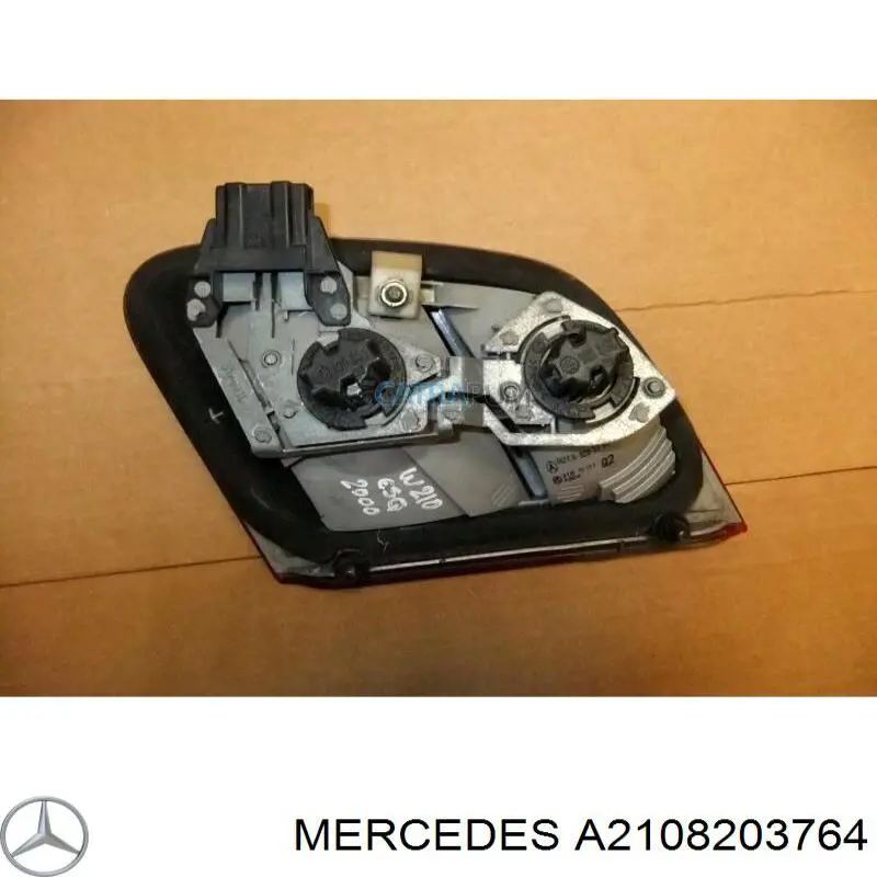A2108203764 Mercedes Задня ліва внутрішня фара