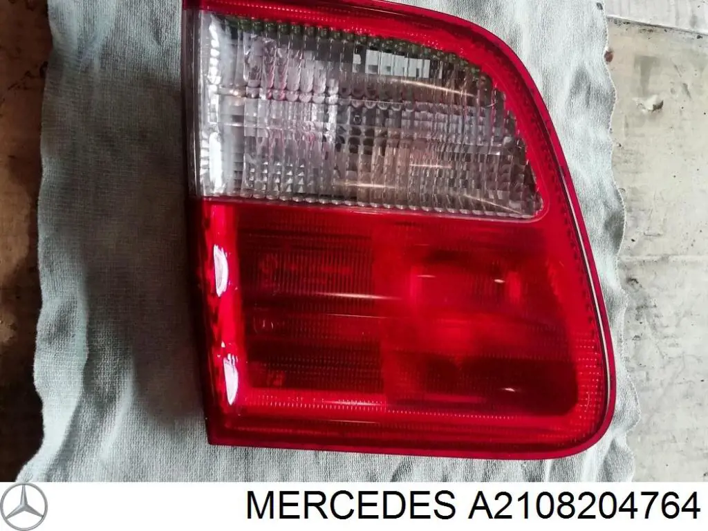 A2108204764 Mercedes Задній лівий зовнішній ліхтар