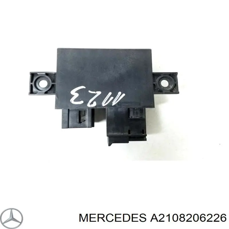 Блок керування центральним замком Mercedes A2108202126