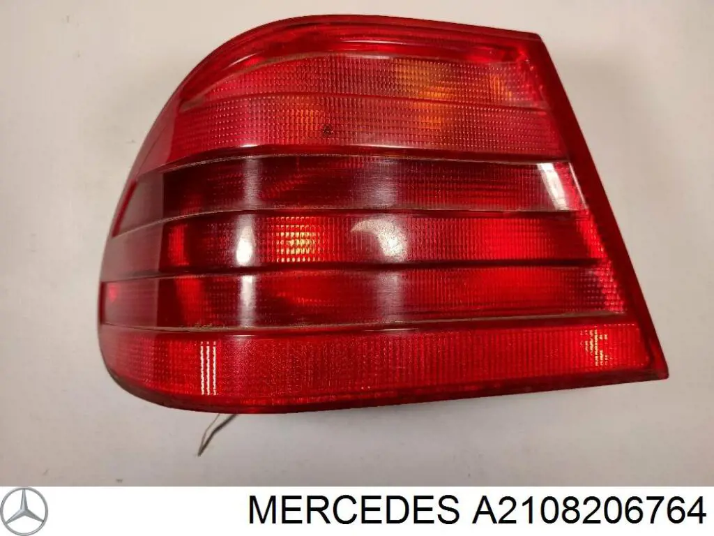 Купити A2108206764 Mercedes Ліхтар задній