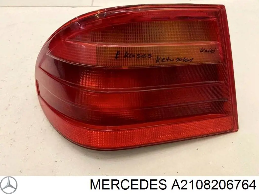 Задня ліва зовнішня фара Mercedes A2108206764 ціна, від 14.06 USD