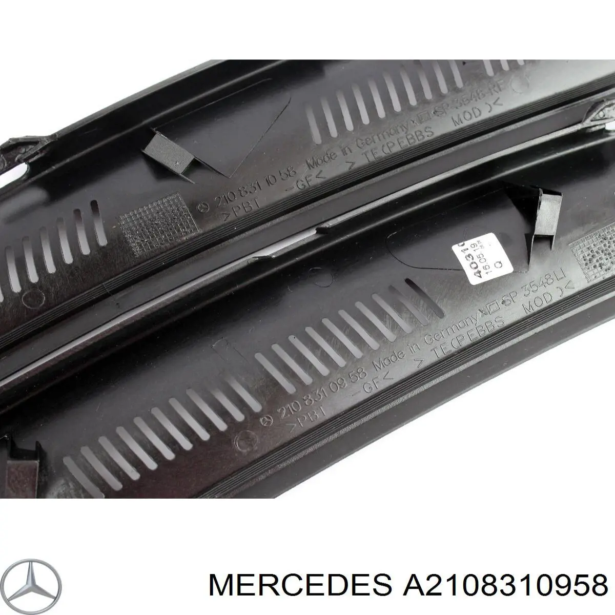 Решітка водостоку лобового скла ліва/права Mercedes A2108310758