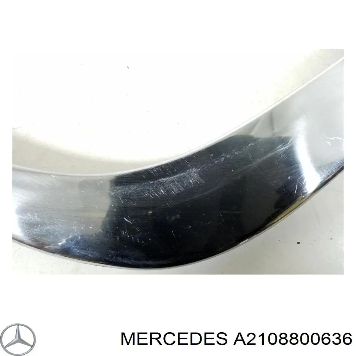 Купити A2108800636 Mercedes Молдинг переднього бампера, правий
