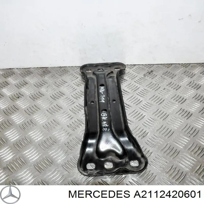 Кріплення кпп Mercedes A2112420601 ціна, від 10.97 USD