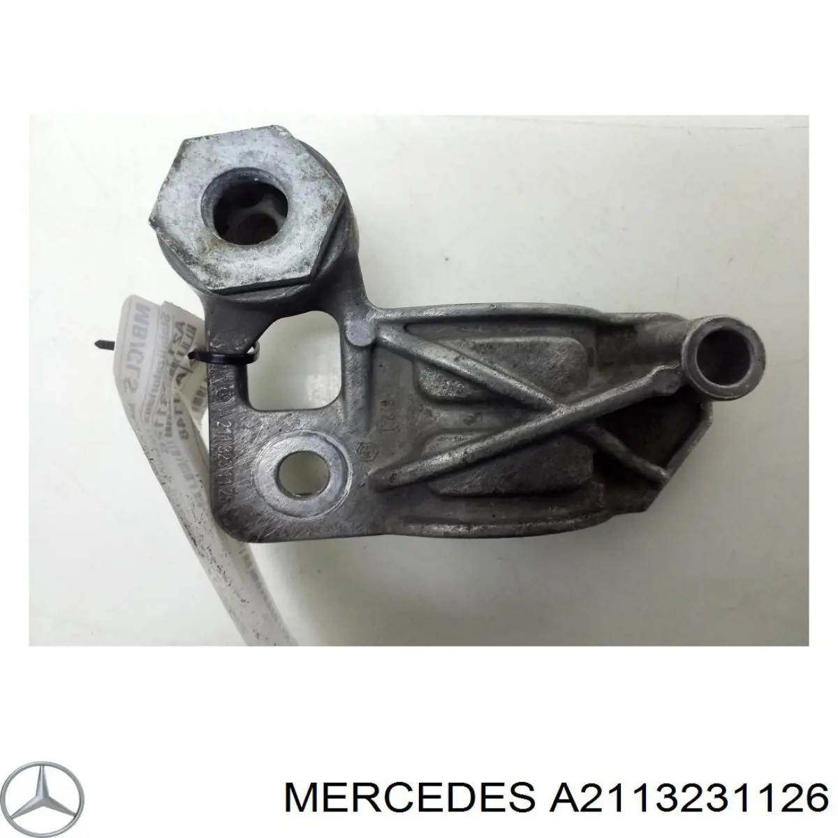 Хомут кріплення втулки стабілізатора, переднього Mercedes A2113231126 ціна, від 9.84 USD
