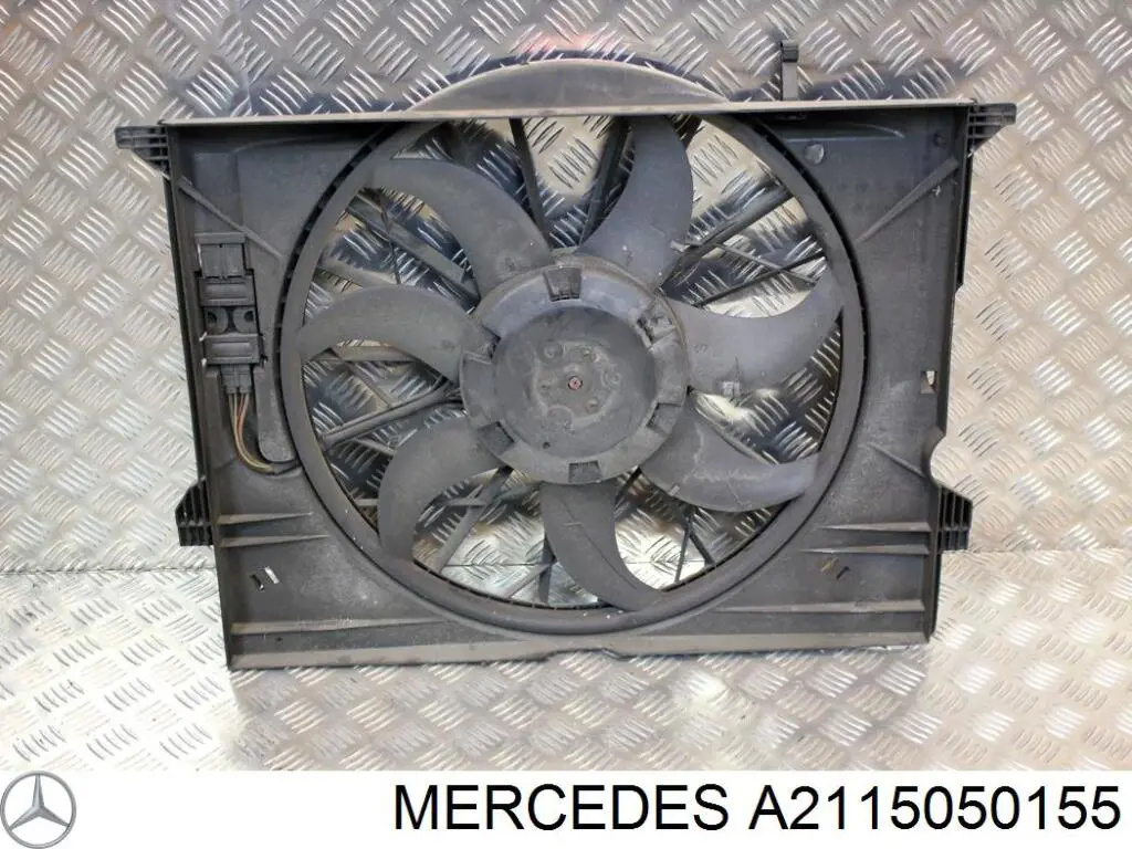 Дифузор (кожух) радіатора охолодження на Mercedes CLS-Class (C219)