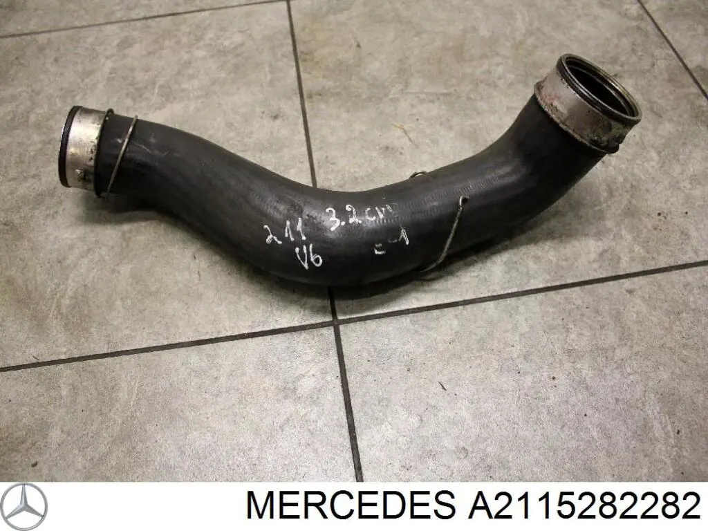 Шланг/патрубок интеркуллера Mercedes A2115282282 ціна, від 30.93 USD