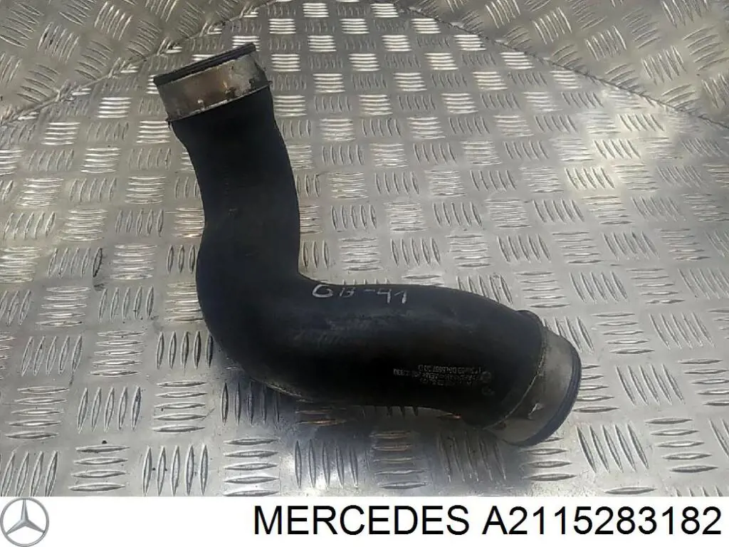 Шланг/патрубок интеркуллера A2115283182 Mercedes