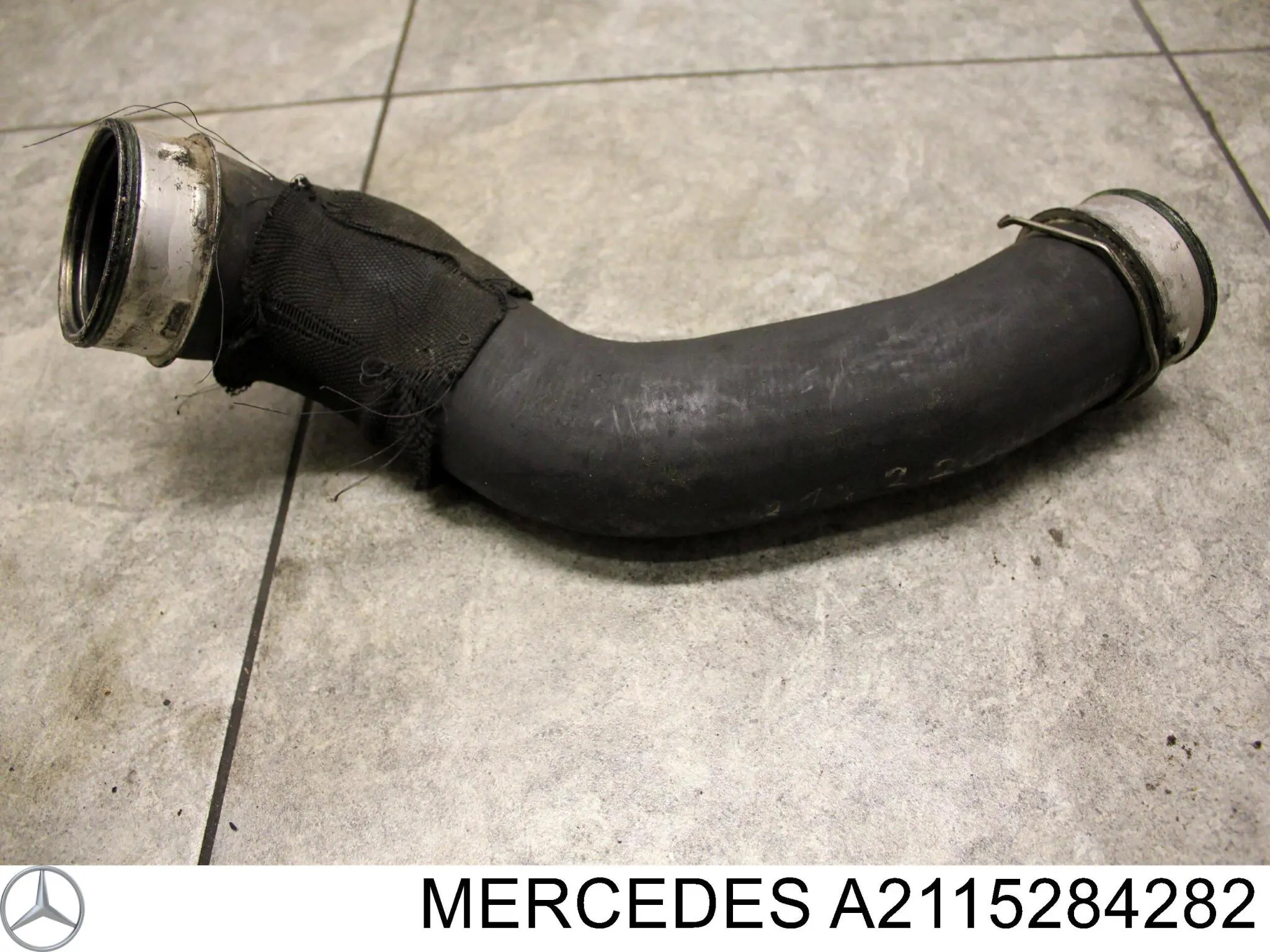Купити A2115284282 Mercedes Шланг/патрубок интеркуллера