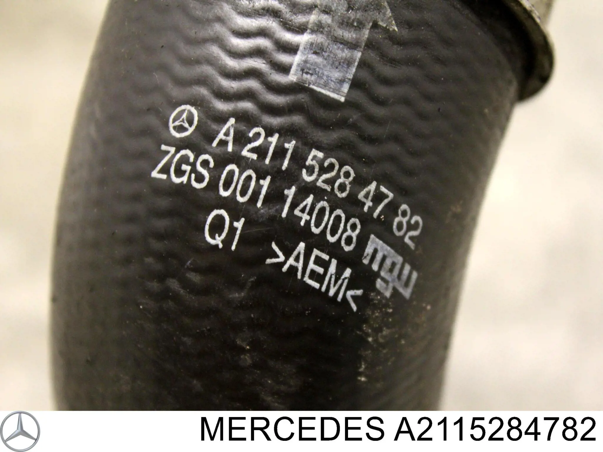Шланг/патрубок интеркуллера Mercedes A2115284782 ціна, від 23.59 USD