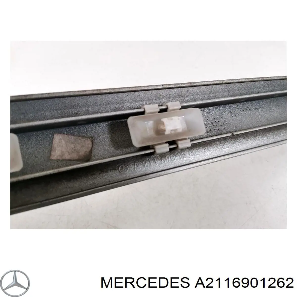 Молдинг задніх правих дверей Mercedes A2116901262 ціна, від 10.12 USD