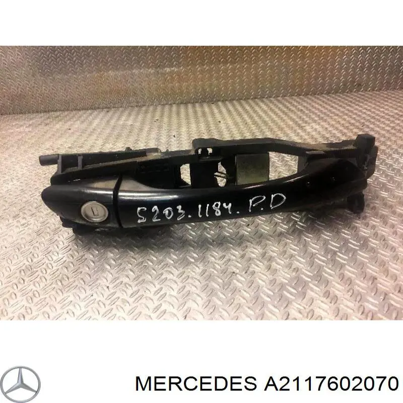 A2117602070 Mercedes Ручка передніх дверей зовнішня, права