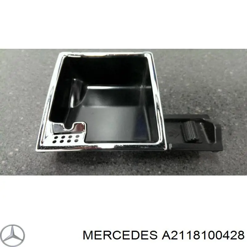 Попільничка центральної консолі на Mercedes CLS-Class (C219)