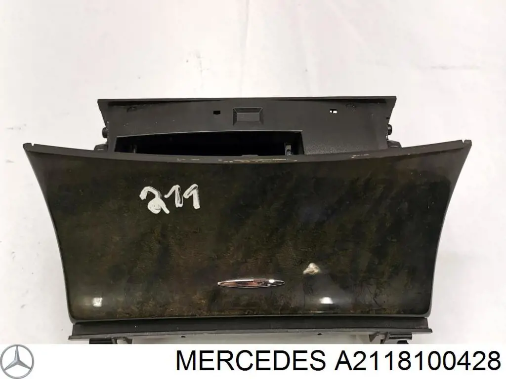 Попільничка центральної консолі Mercedes A2118100428 ціна, від 6.33 USD