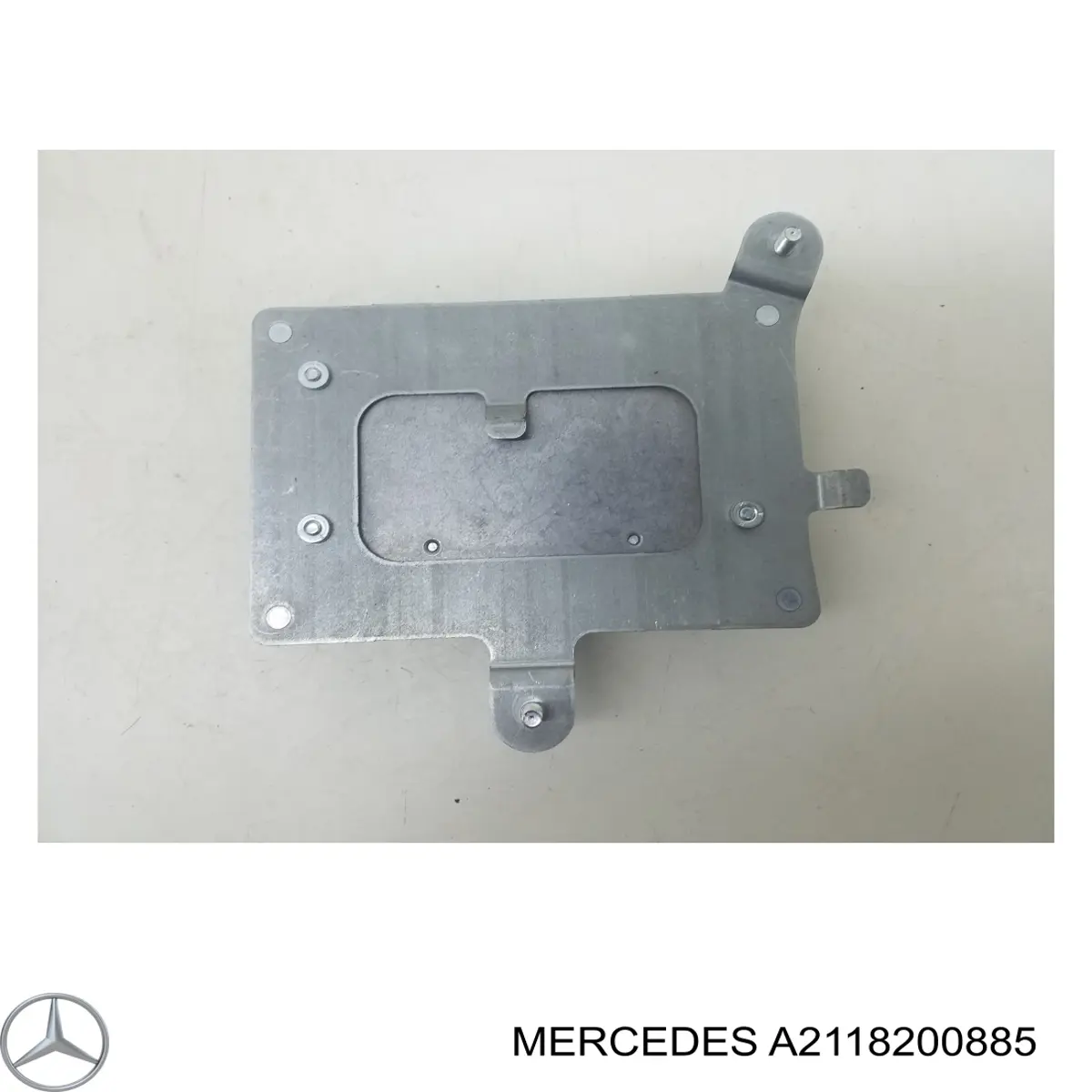 Підсилювач сигналу антени A2118200885 Mercedes