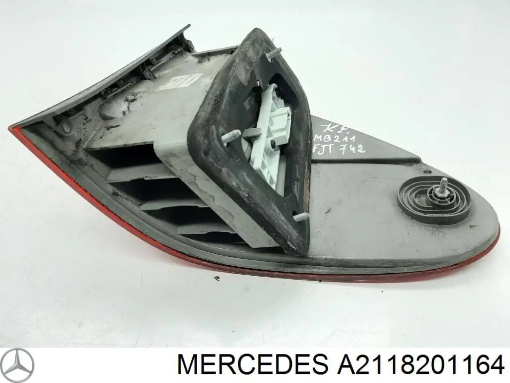 Купити A2118201164 Mercedes Ліхтар задній