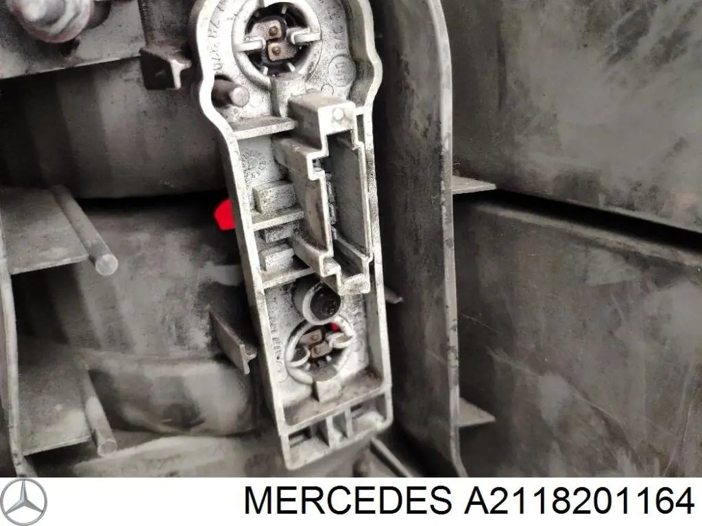 Ліхтар задній лівий, зовнішній A2118201164 Mercedes