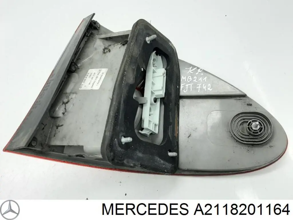 A2118201164 Mercedes Задній лівий зовнішній ліхтар