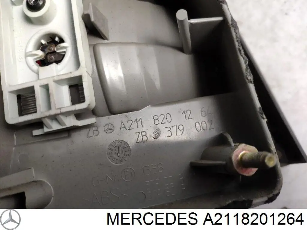 A2118201264 Mercedes Задній правий зовнішній ліхтар