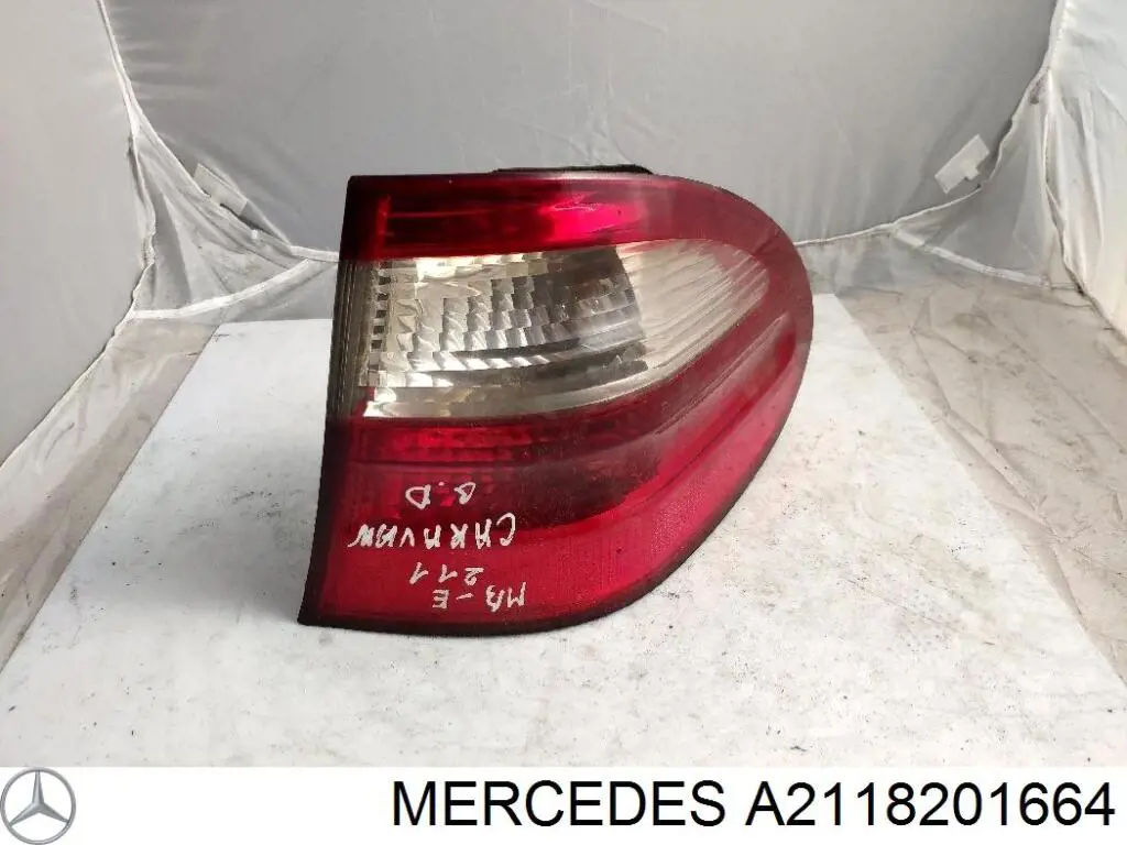 Купити A2118201664 Mercedes Фара задня права зовнішня