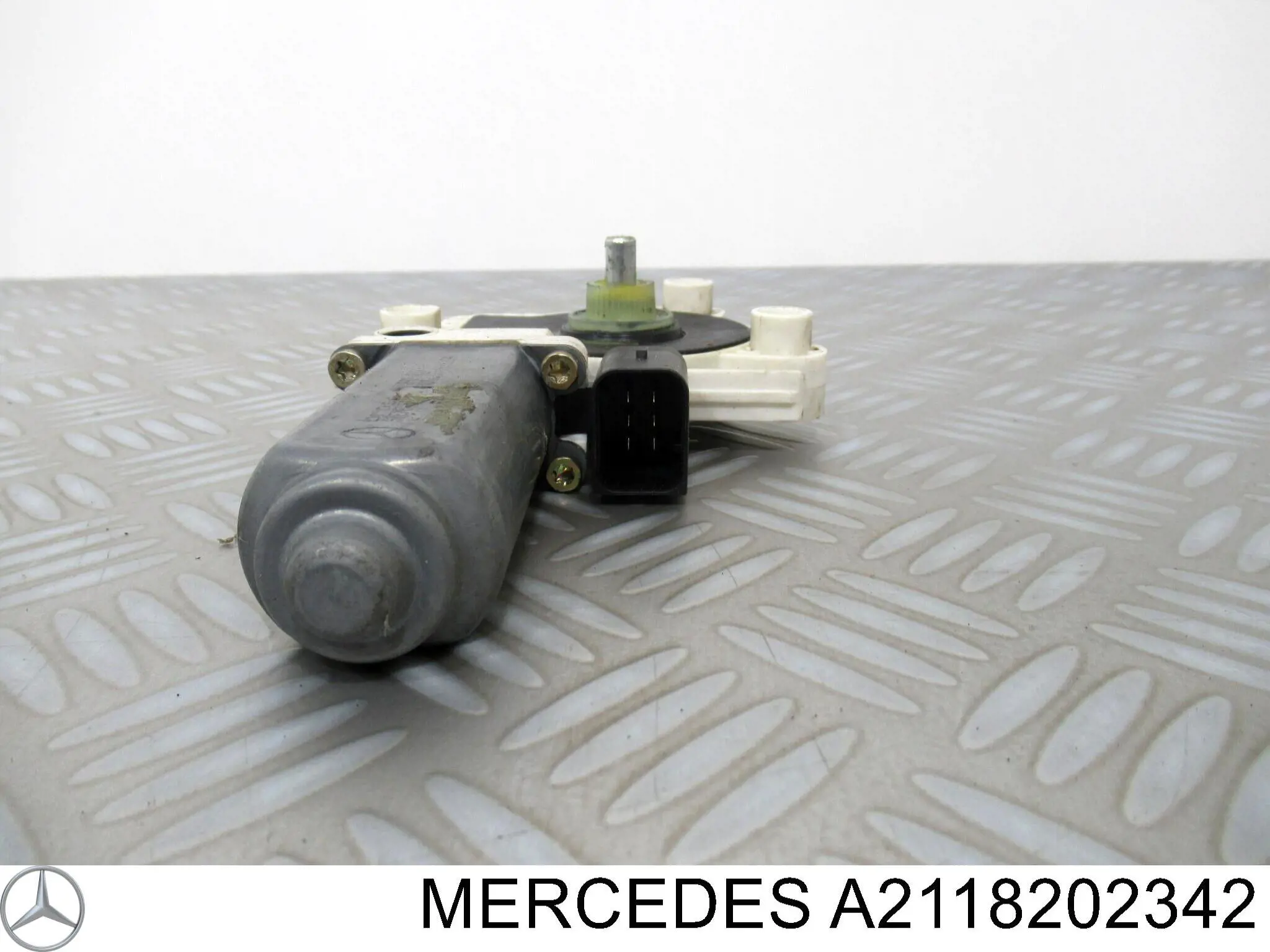 Купити A2118202342 Mercedes Двигун стеклопод'емника двері задньої, лівої