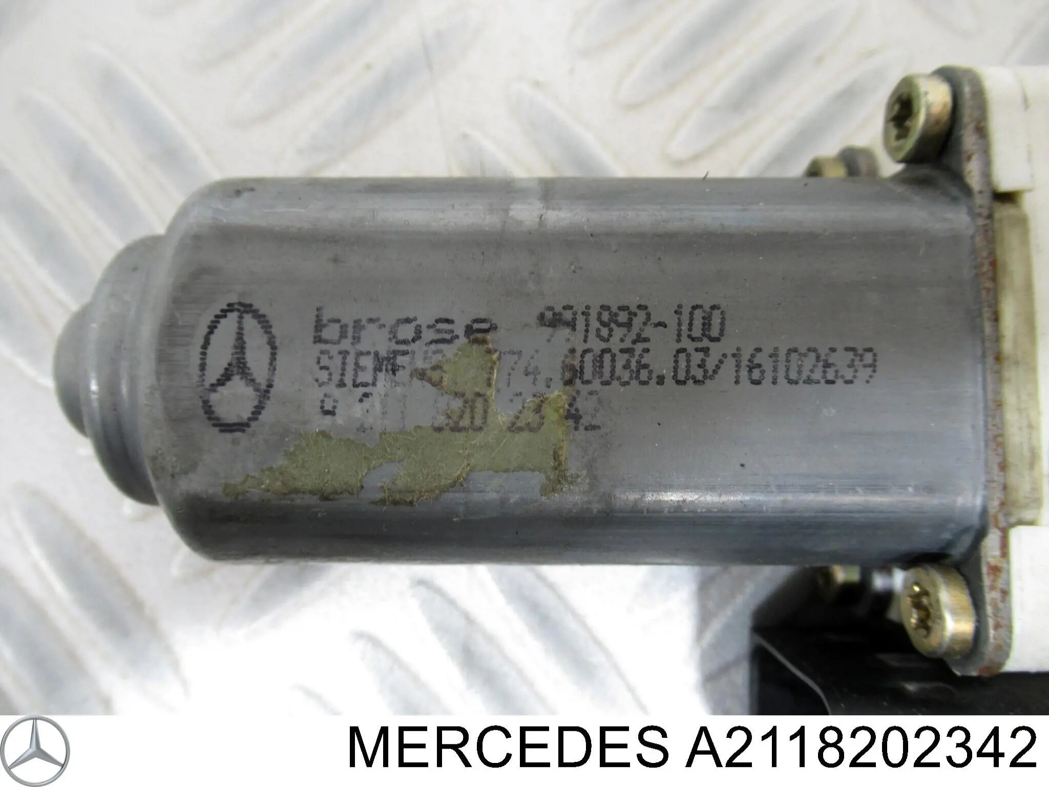 Мотор склопідйомника дверей задніх, лівих Mercedes A2118202342 ціна, від 6.33 USD