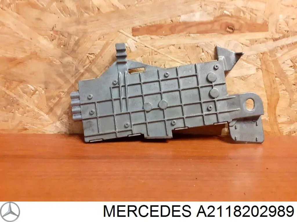 A2118202989 Mercedes 