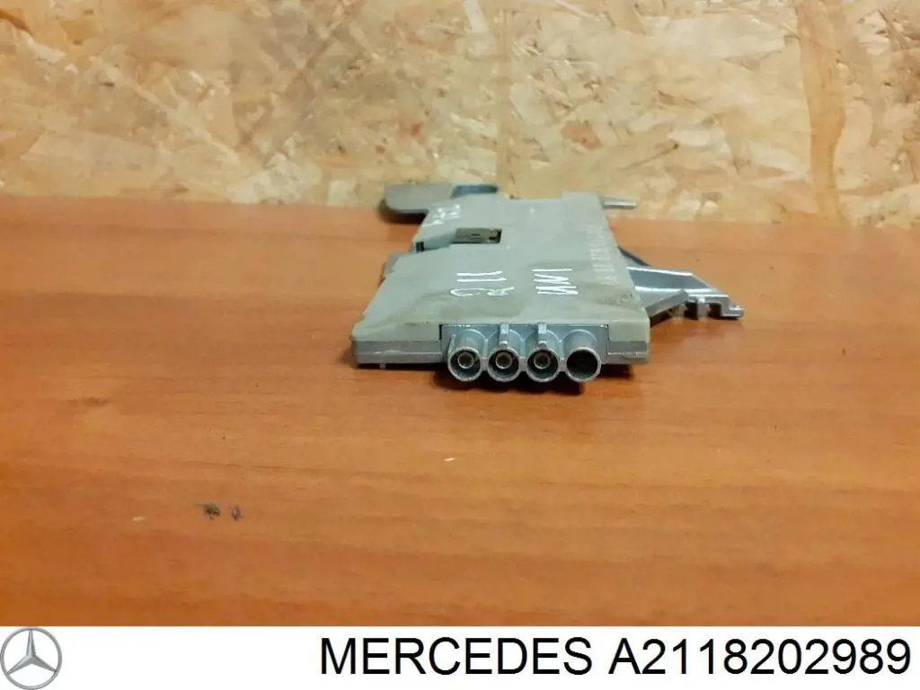  Mercedes A2118202989 ціна, від 5.91 USD