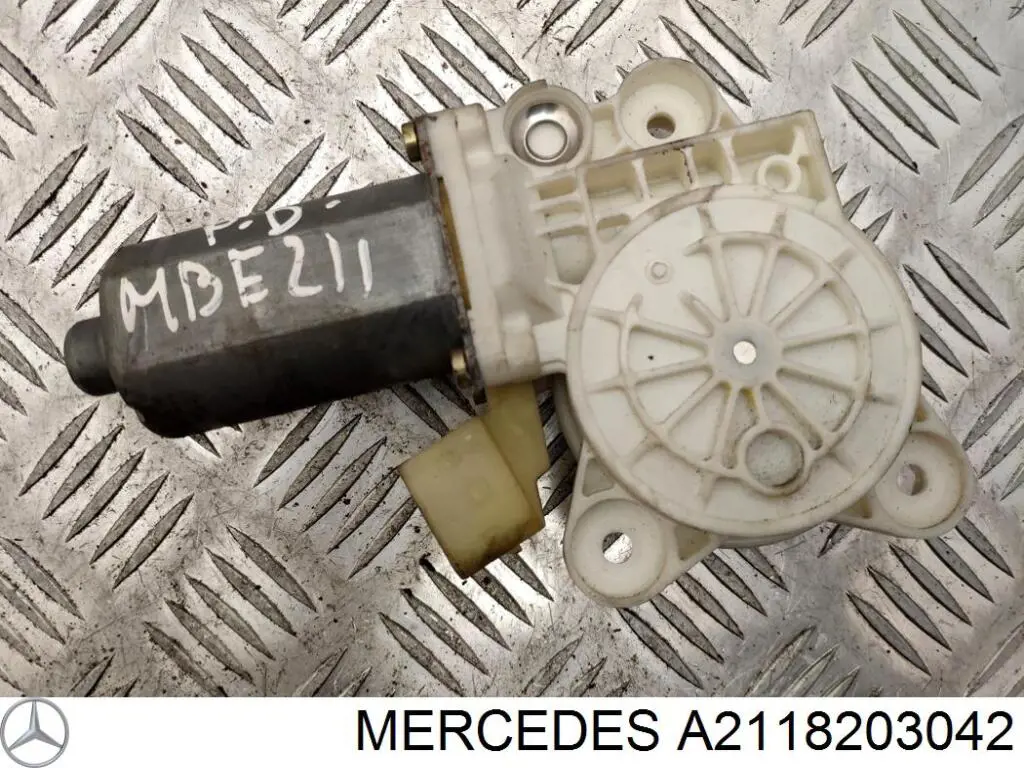 Двигун склопідіймача двері передньої, правої Mercedes A2118203042 ціна, від 6.33 USD