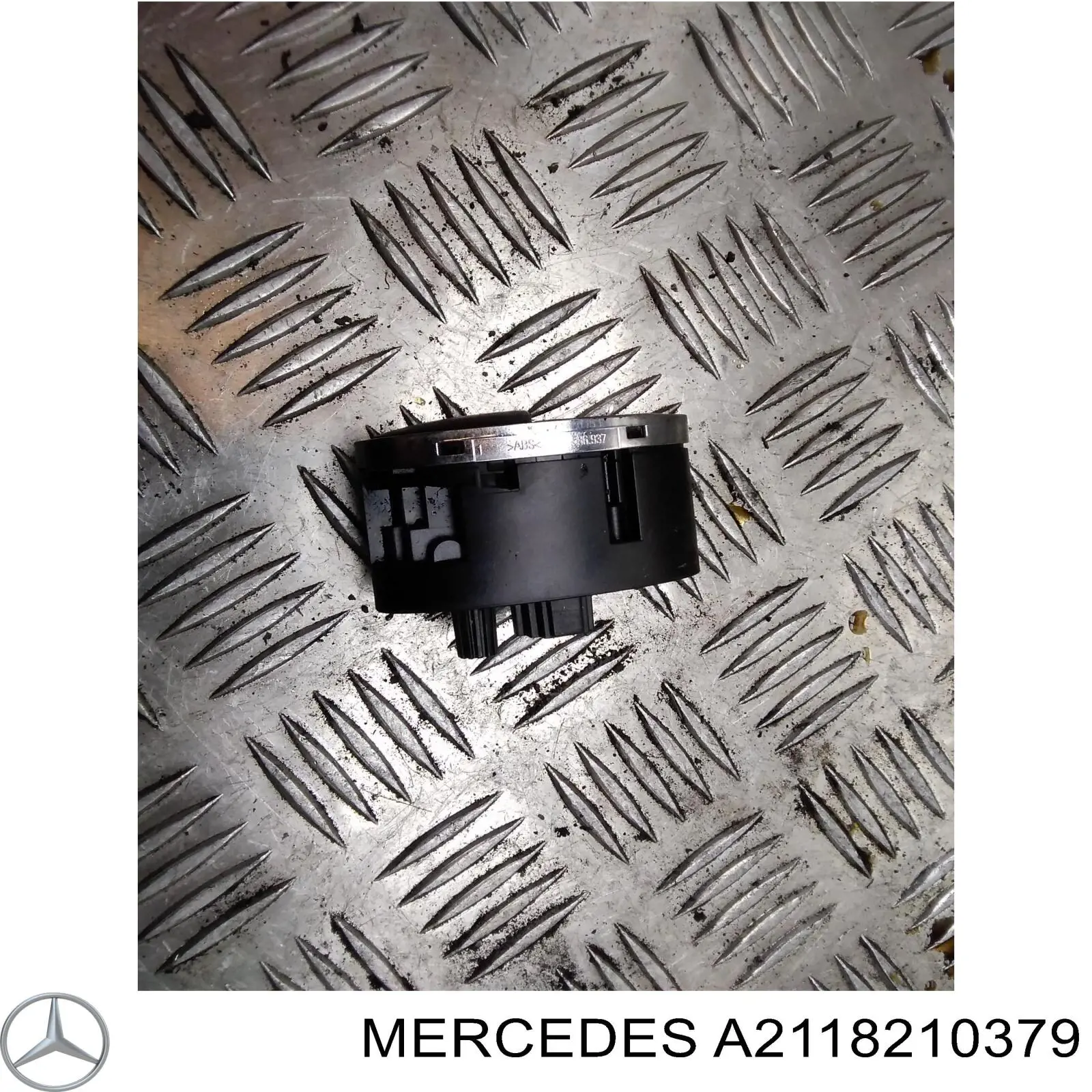 Кнопка салону приводу замка 3/5 двері (ляди)/кришки багажнику Mercedes A2118210379 ціна, від 6.35 USD