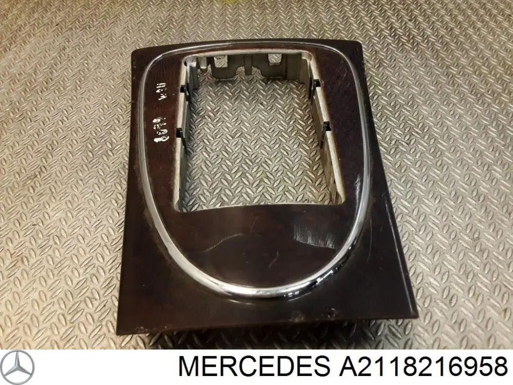 Купити A2118216958 Mercedes 