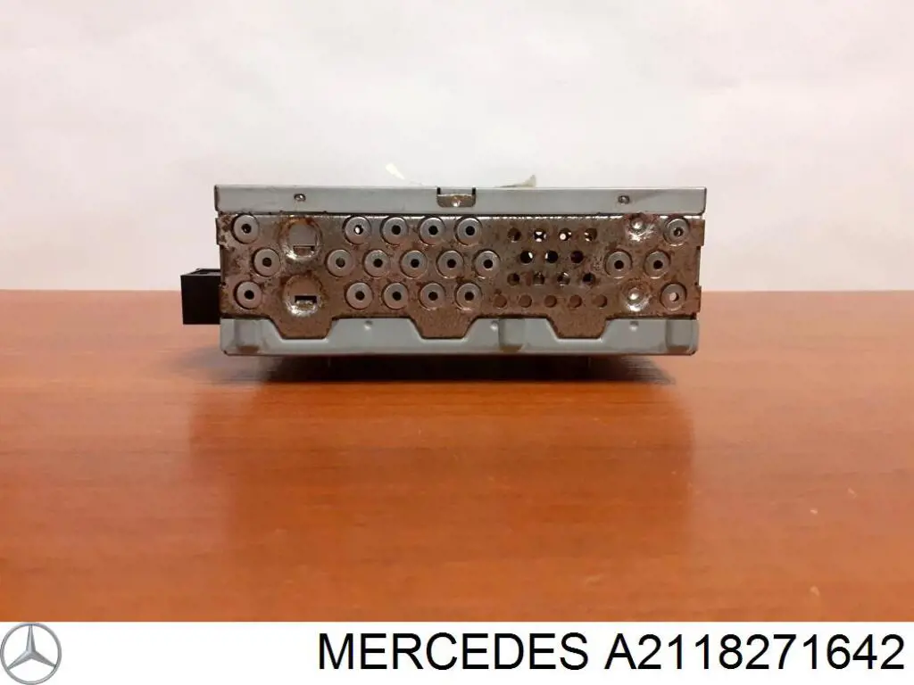 Купити A2118206889 Mercedes Підсилювач звуку аудіосистеми