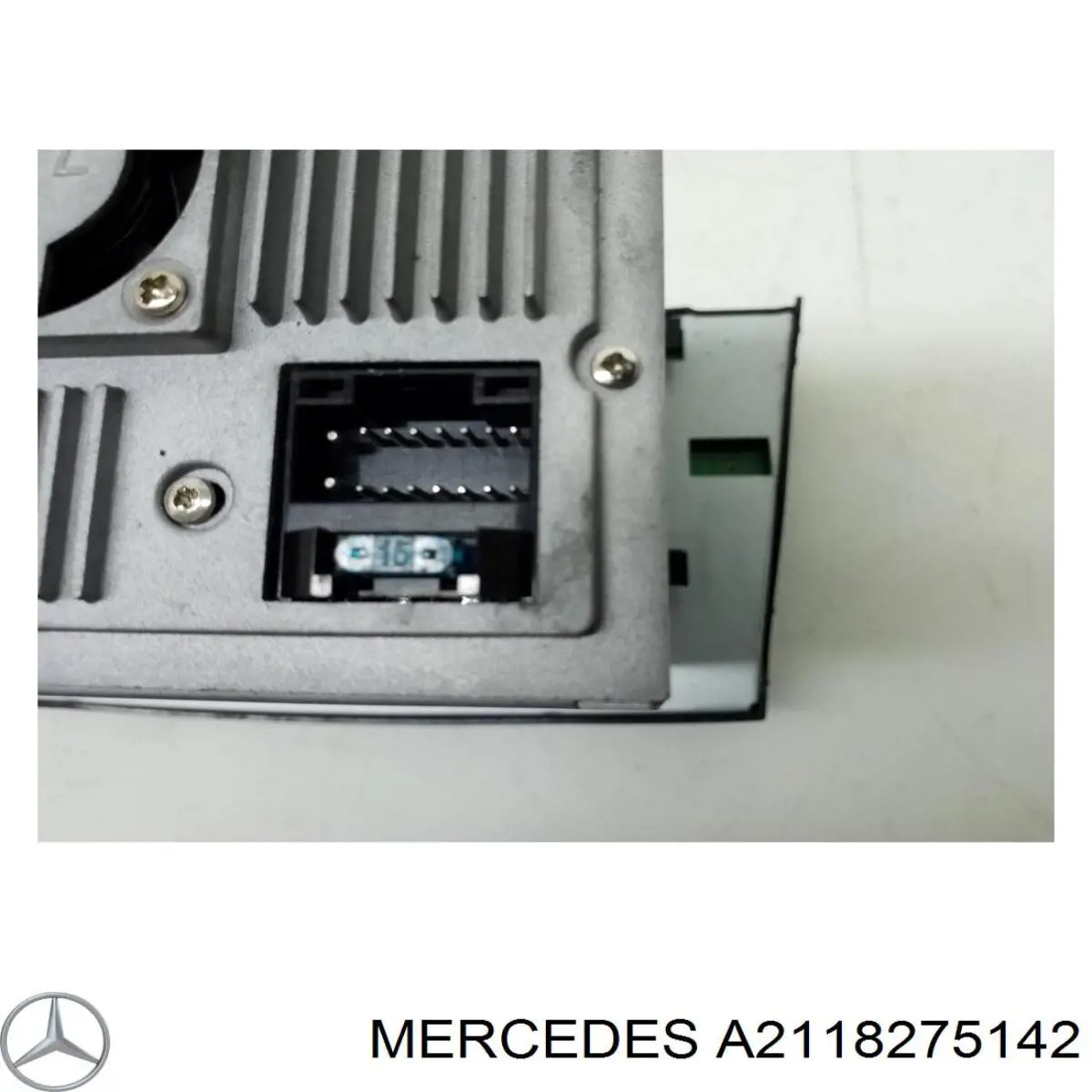 Магнітола (радіо AM/FM) Mercedes A2118704589 ціна, від 63.34 USD