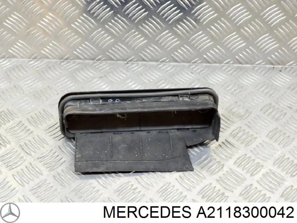Купити A2118300042 Mercedes Лючок (дверцята) бензобака