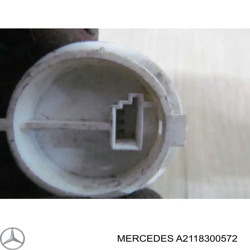 Датчик температури повітря в салоні Mercedes A2118300572 ціна, від 2.81 USD