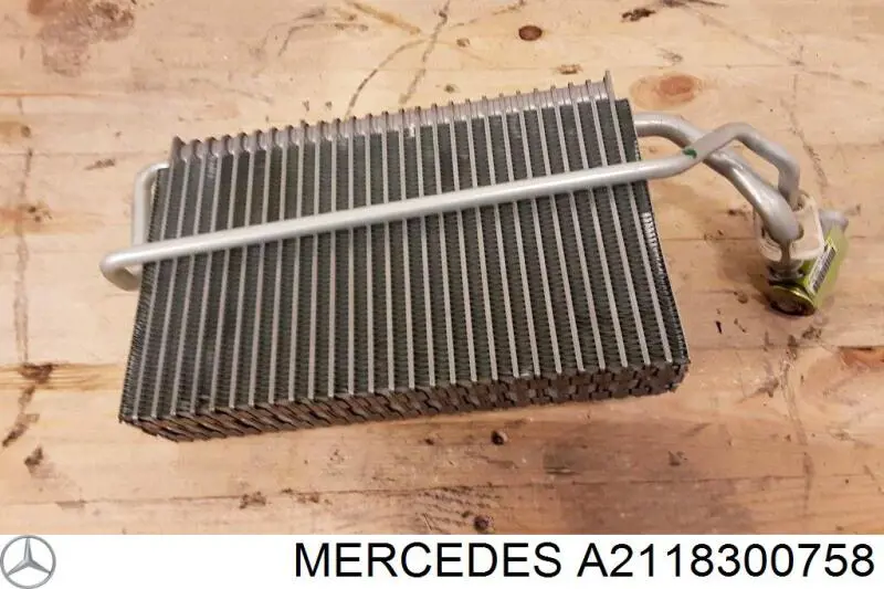 Купити A2118300758 Mercedes Радіатор опалювача салону