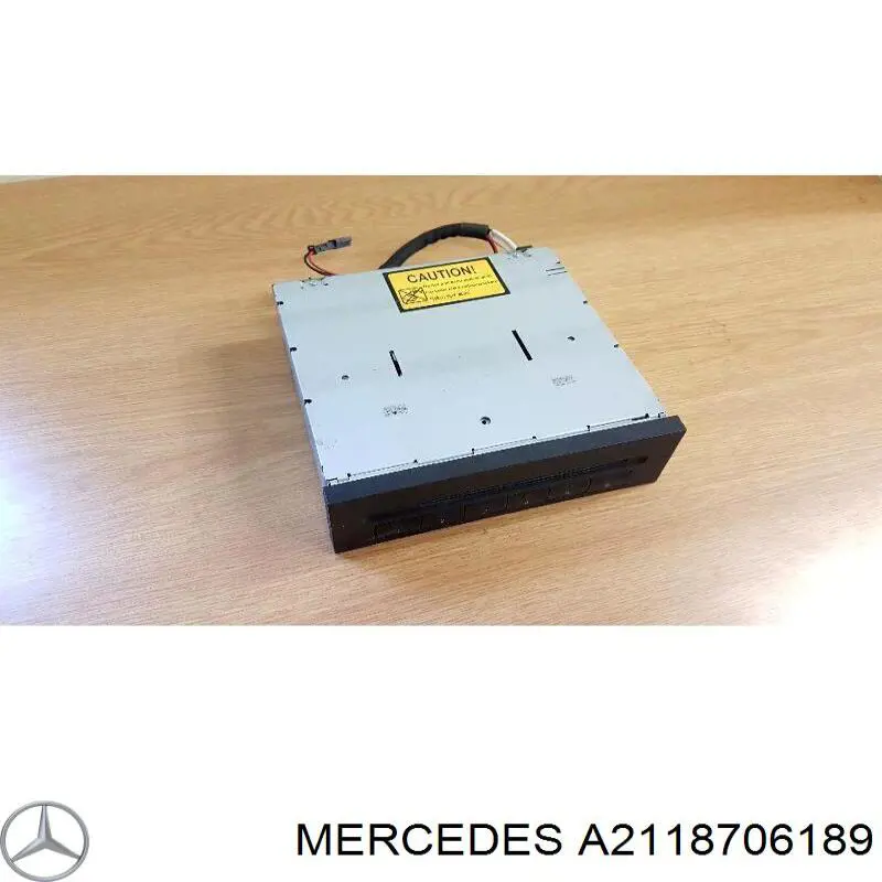 Магнітола (радіо AM/FM) Mercedes A2118706189 ціна, від 16.87 USD