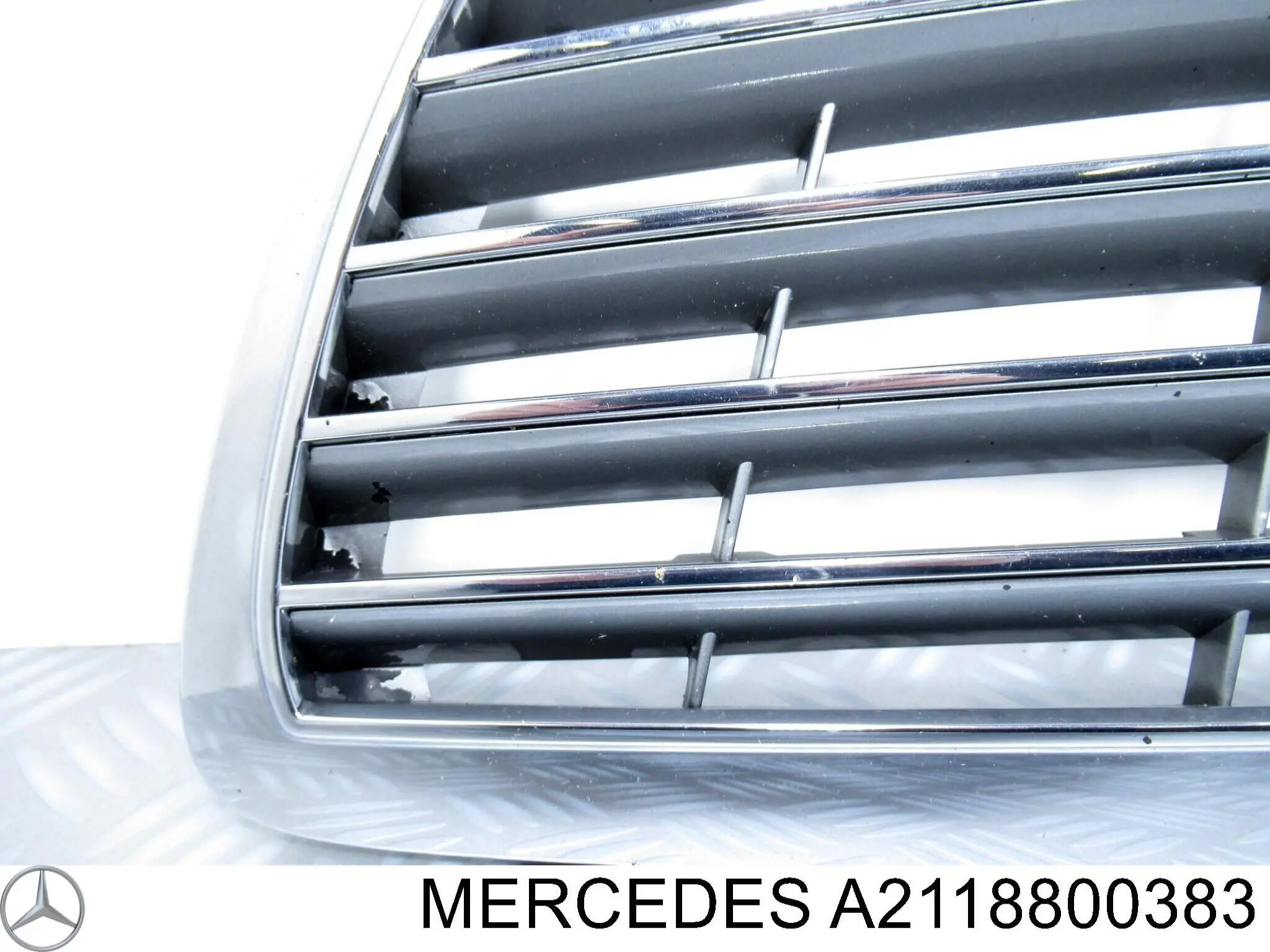 Купити A2118800383 Mercedes Захисна решітка радіатора