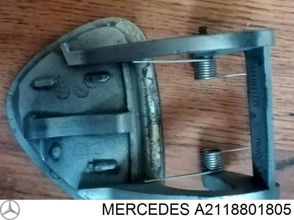 Накладка форсунки омивача фари передньої A2118801805 Mercedes