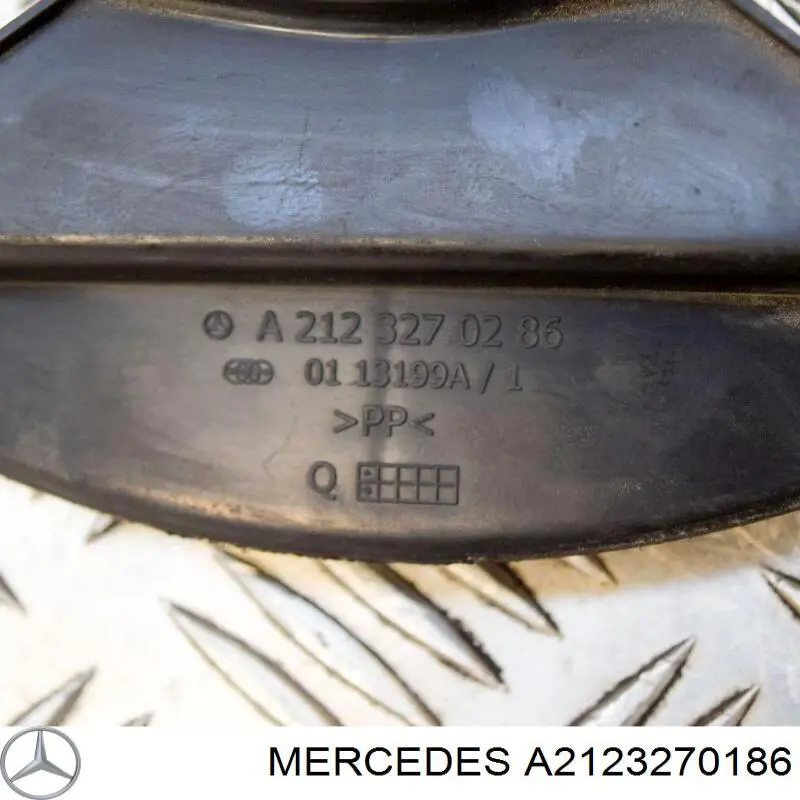 A1723230138 Mercedes Заглушка кузова (підлоги)